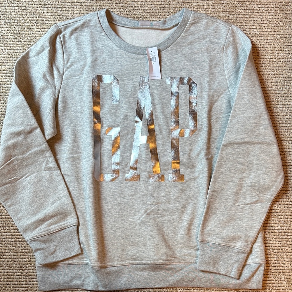 NWT GAP Women's Light Gray with silver Logo Sweatshirt size medium